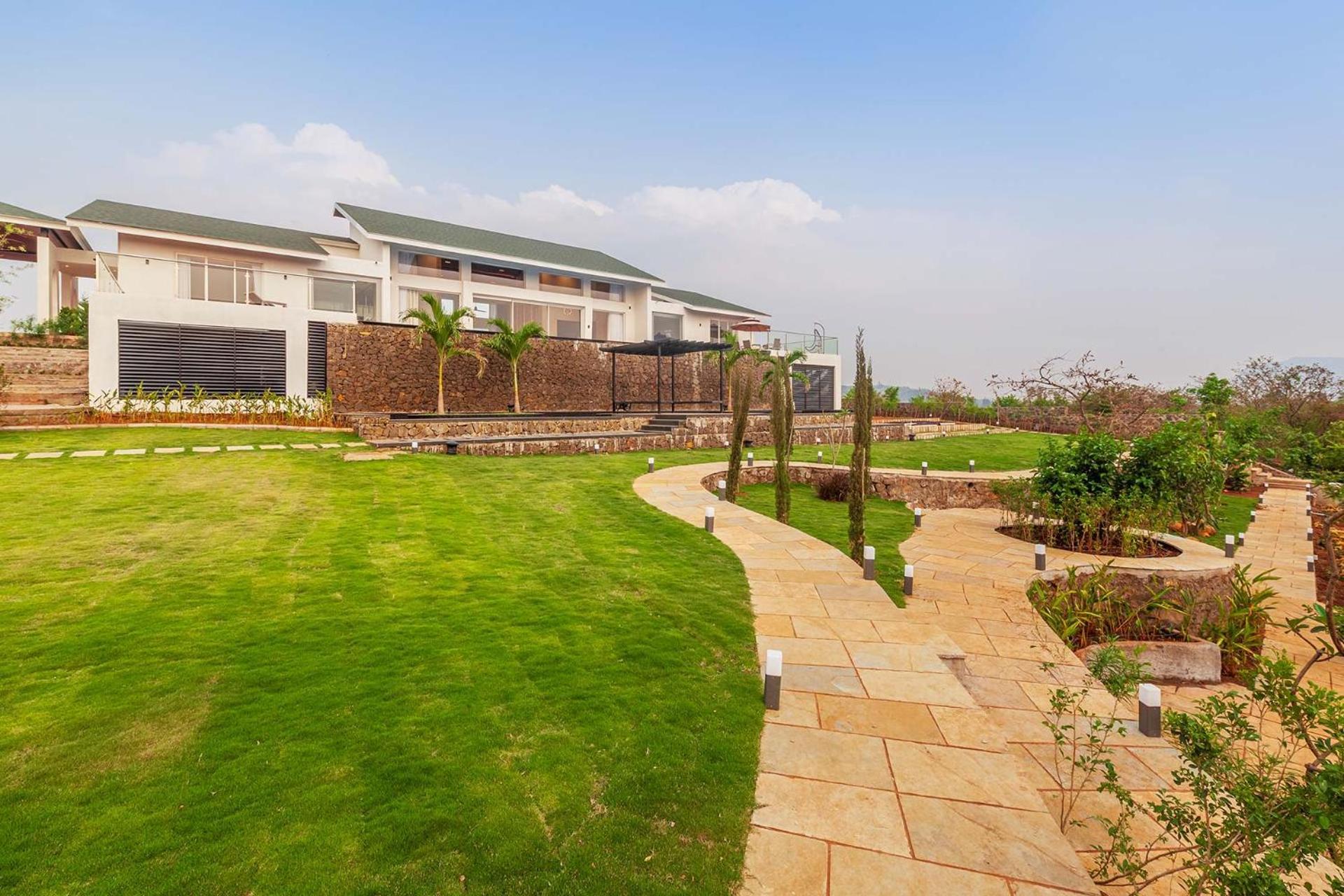 Stayvista'S Villa 107 At Canary Farms - Pure Veg With Huge Lawn, Pool And Home Theatre Лонавала Екстериор снимка